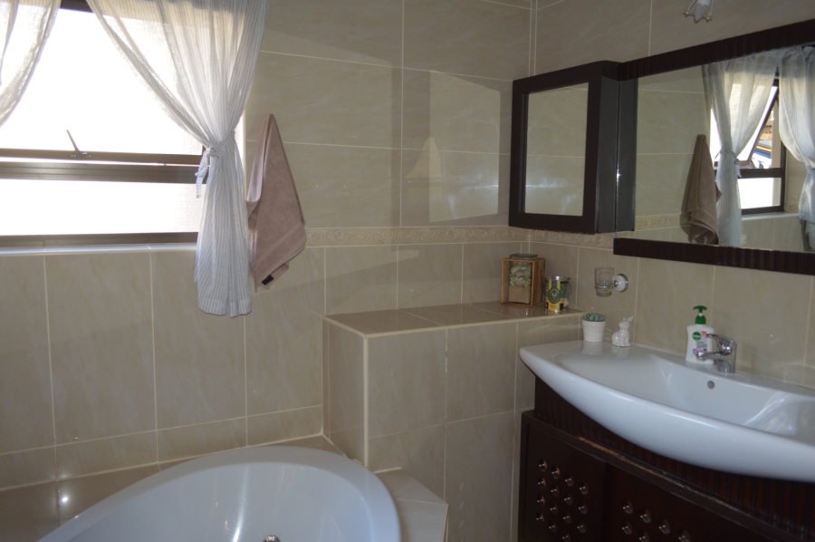 3 Bedroom Property for Sale in Wilkoppies North West